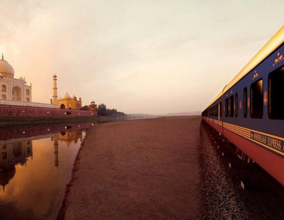 Taj Mahal Tour From Delhi by Gatimaan Express