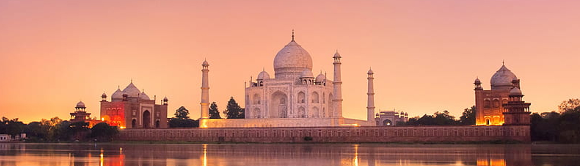 Taj Mahal Tours 07